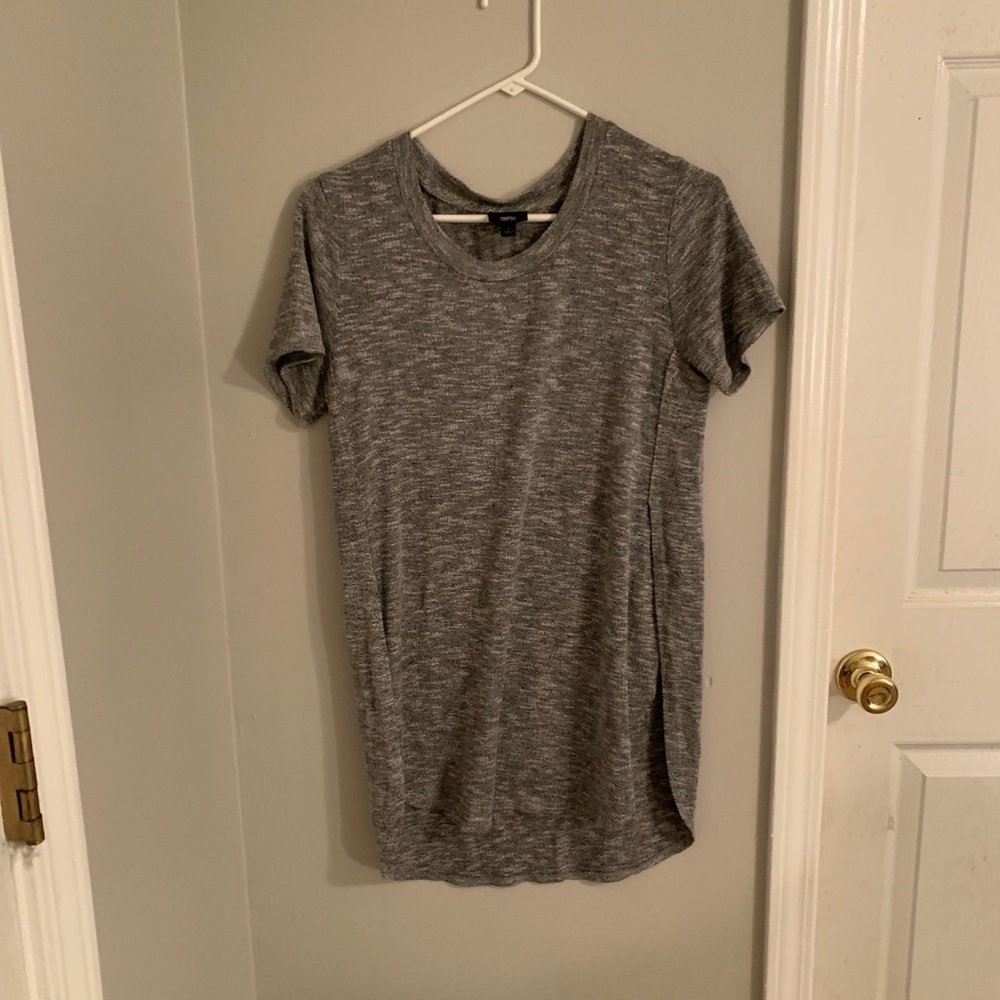 grey tee with side slit